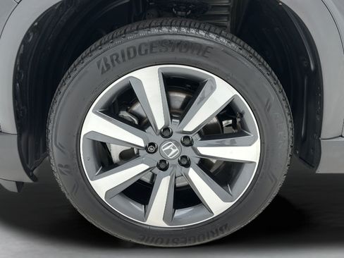 Used 2025 Honda Pilot Elite image 9