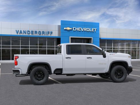 New 2026 Chevrolet Silverado 2500 ZR2 image 5