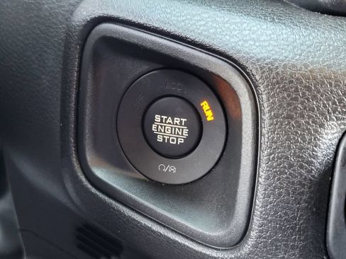 Used 2025 Jeep Wrangler Unlimited Sport AWD/4WD image 11