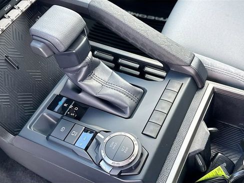 Used 2025 Toyota Tacoma SR5 AWD/4WD image 18