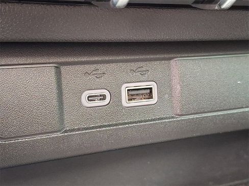 Certified 2024 Chevrolet Colorado Z71 w/ Z71 Convenience Package 2 image 26