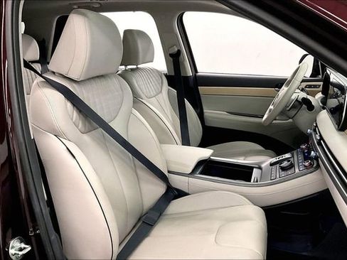 Used 2024 Hyundai Palisade Limited FWD image 8
