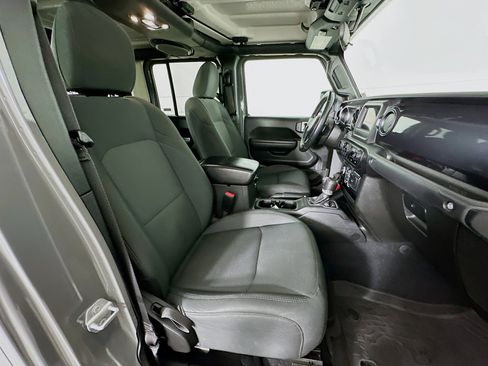 Used 2022 Jeep Gladiator Sport image 29