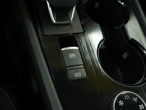 Used 2022 Nissan Rogue SV image 24