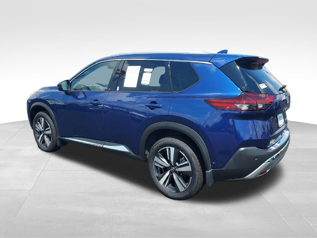 Used 2023 Nissan Rogue Platinum w/ Platinum Premium Package FWD image 3