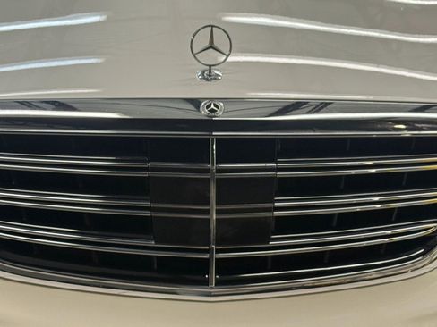 Used 2019 Mercedes-Benz S 560 Sedan image 5
