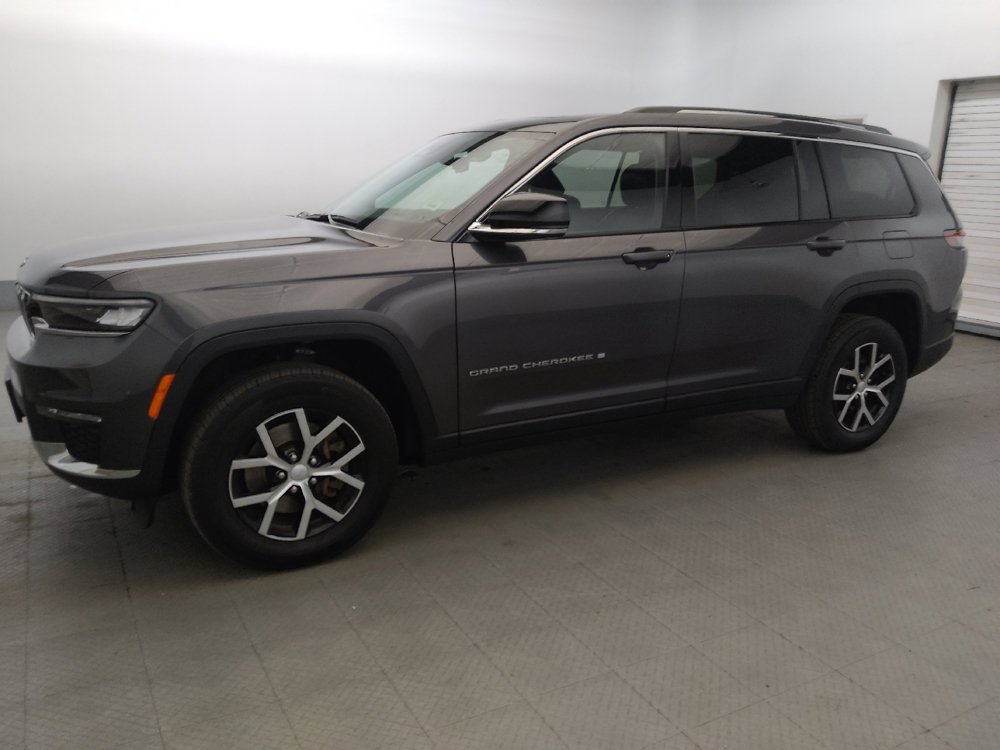 Used 2023 Jeep Grand Cherokee L Limited w/ Luxury Tech Group II AWD/4WD image 2