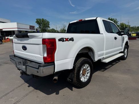 Used 2018 Ford F250 XLT AWD/4WD image 5