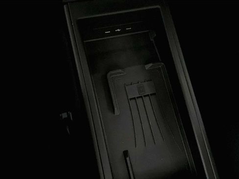 Used 2025 Porsche 911 Carrera image 37