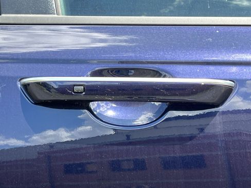 New 2026 Kia Carnival EX FWD image 16