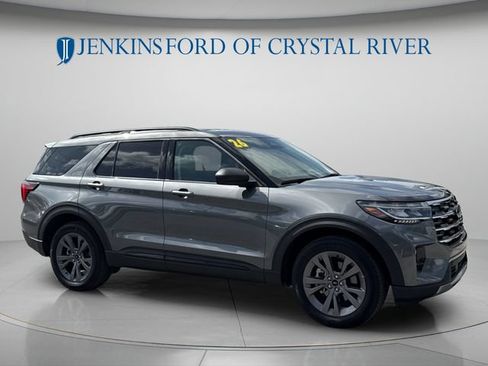 Used 2026 Ford Explorer Active w/ Active Comfort Package AWD/4WD image 2