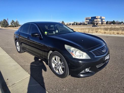 Used 2013 INFINITI G37 x w/ Premium Pkg image 7