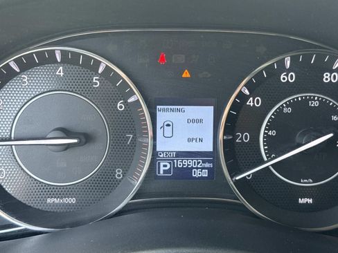 Used 2017 Nissan Armada Platinum w/ Captain Seat Package RWD image 30