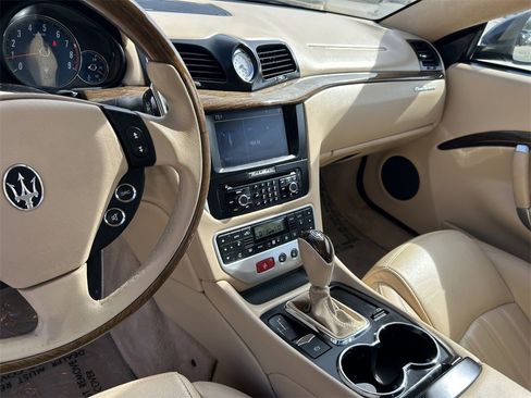 Used 2010 Maserati GranTurismo Coupe image 23