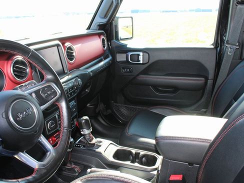 Used 2020 Jeep Wrangler Unlimited Rubicon w/ Uconnect 4C Nav & Sound Group image 13