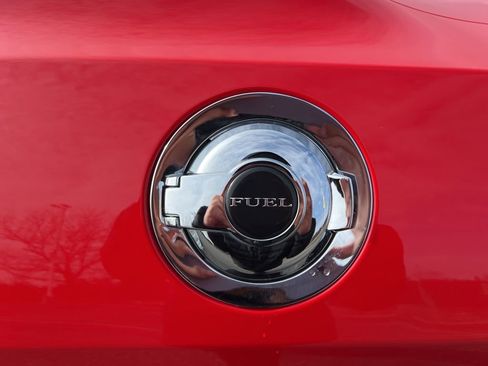 Used 2023 Dodge Challenger SXT image 8