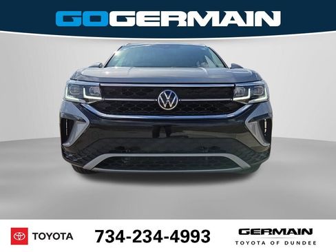 Used 2022 Volkswagen Taos SEL w/ Panoramic Sunroof Package image 3