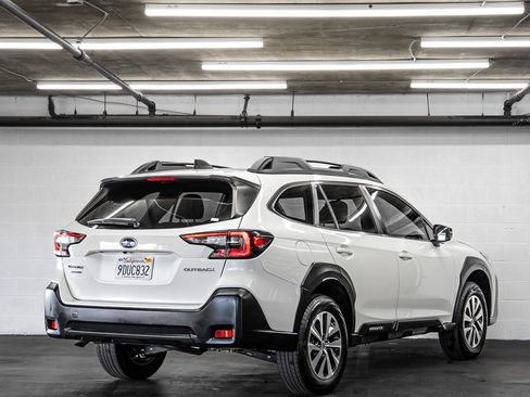 Used 2023 Subaru Outback Premium image 5