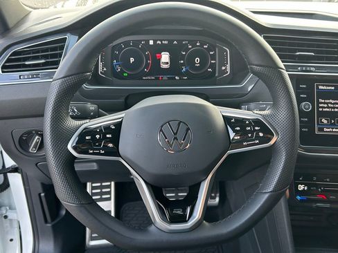 Used 2024 Volkswagen Tiguan SEL R-Line image 24