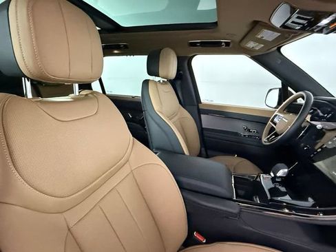 Certified 2025 Land Rover Range Rover Sport Autobiography AWD/4WD image 38