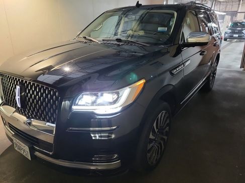 Used 2022 Lincoln Navigator Black Label image 3