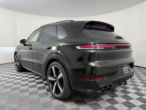 New 2026 Porsche Cayenne GTS image 3
