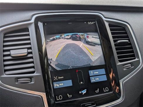 Used 2022 Volvo XC90 T5 Momentum w/ Climate Package image 20