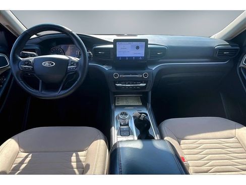 Used 2020 Ford Explorer XLT AWD/4WD image 7