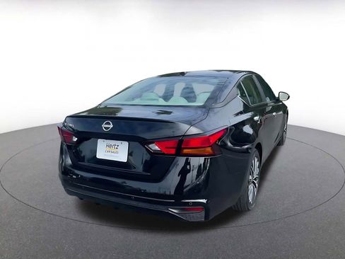 Used 2025 Nissan Altima 2.5 SV image 14