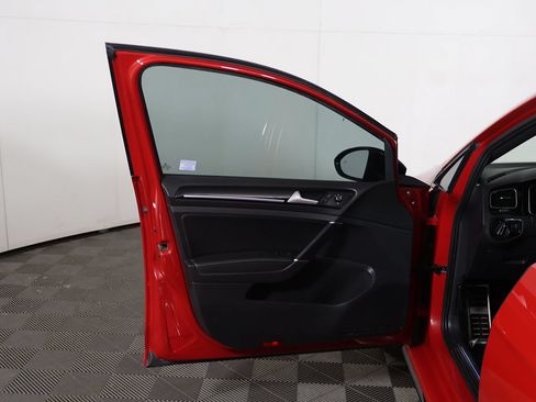 Used 2019 Volkswagen Golf R 4-Door AWD/4WD image 19