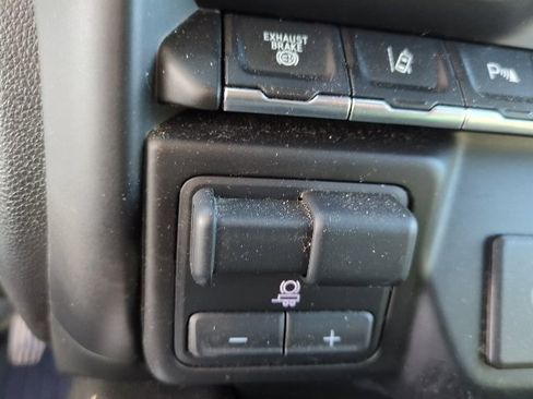 Used 2022 Chevrolet Silverado 2500 LTZ w/ LTZ Premium Package image 20