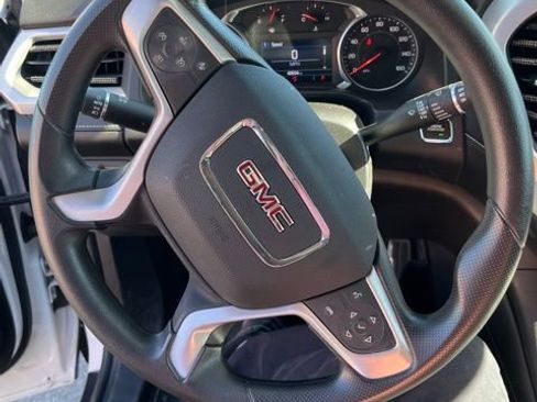 Used 2023 GMC Acadia SLE w/ Driver Convenience Package FWD image 12