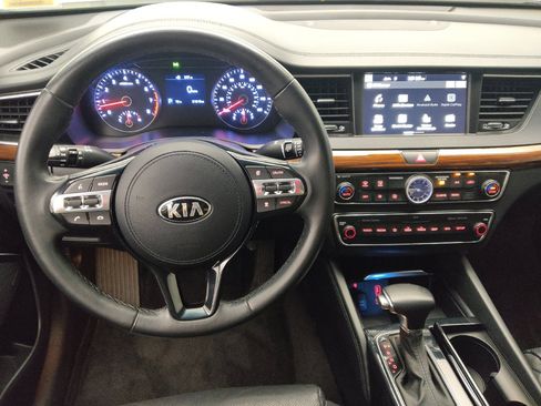 Used 2019 Kia Cadenza Technology FWD image 22