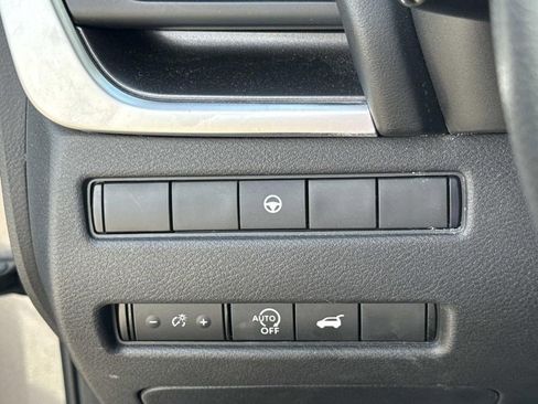 Certified 2024 Nissan Rogue SV FWD image 33