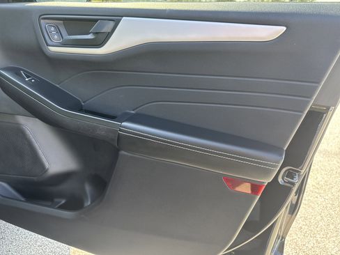 Used 2022 Ford Escape SE FWD image 22