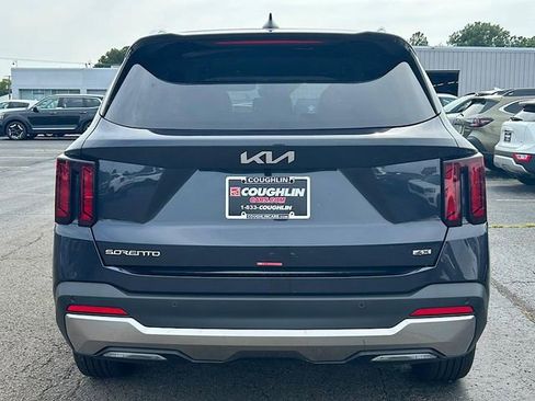 New 2025 Kia Sorento S image 7