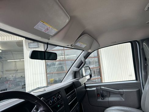 Used 2023 GMC Savana 2500 w/ Driver Convenience Package image 11