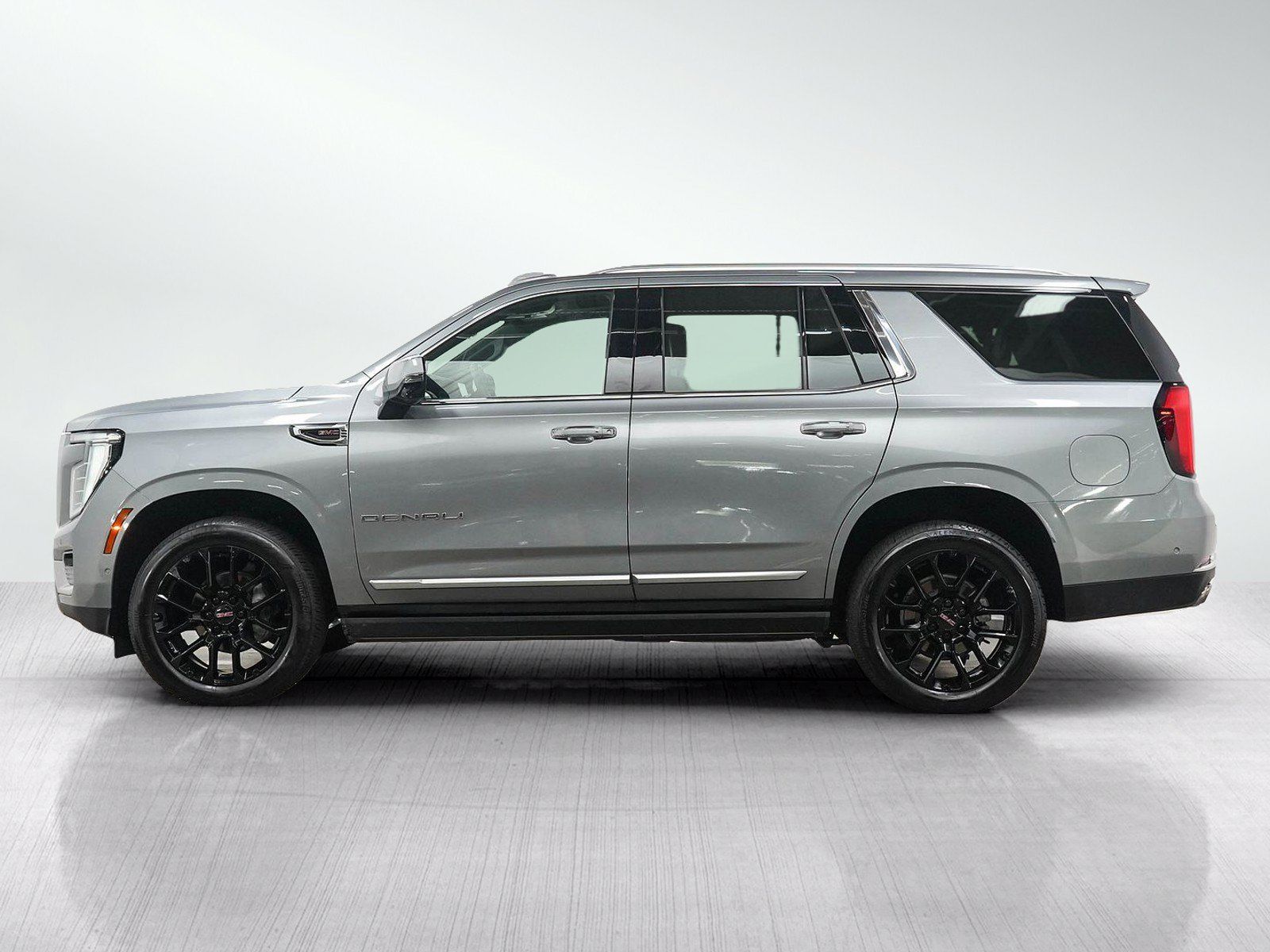 Used 2025 GMC Yukon Denali w/ Sun & Power Step Package AWD/4WD image 2