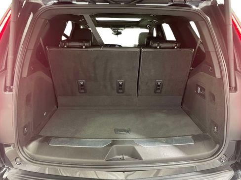 Used 2023 Cadillac Escalade Premium Luxury AWD/4WD image 8
