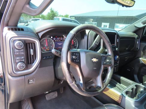 Used 2020 Chevrolet Silverado 2500 High Country w/ Z71 Off-Road Package AWD/4WD image 32