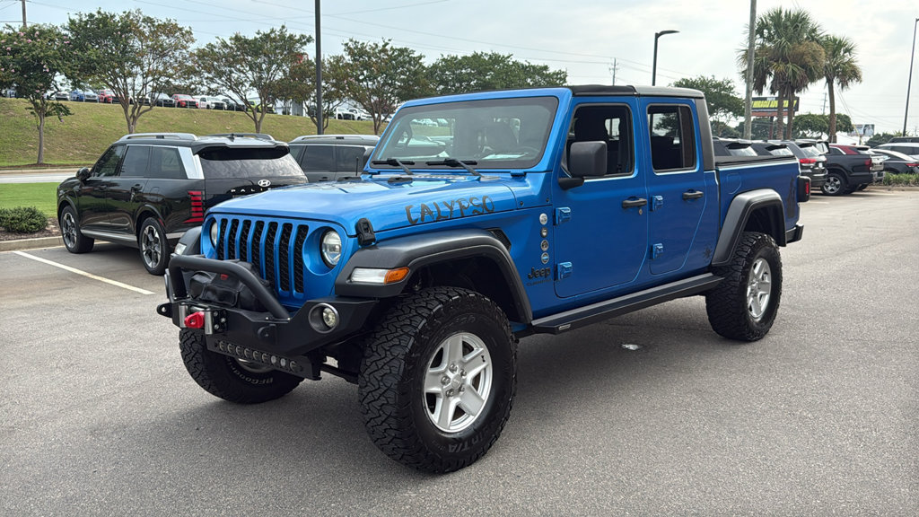 Used 2020 Jeep Gladiator Sport w/ Quick Order Package 24S AWD/4WD image 3
