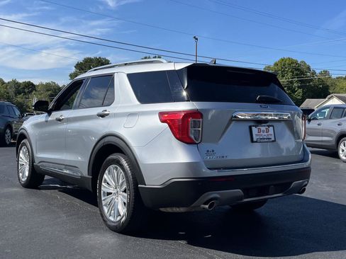 Used 2023 Ford Explorer Limited w/ Limited Technology Package RWD image 3