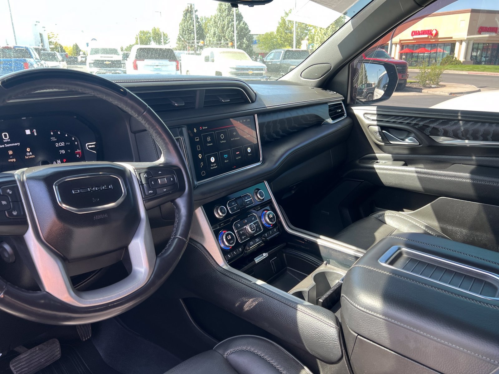 Used 2023 GMC Yukon XL Denali w/ Denali Reserve Package AWD/4WD image 24