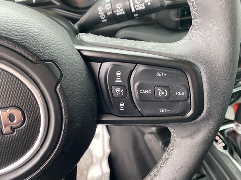 Used 2025 Jeep Wrangler Unlimited Rubicon 4xe w/ Convenience Group image 17