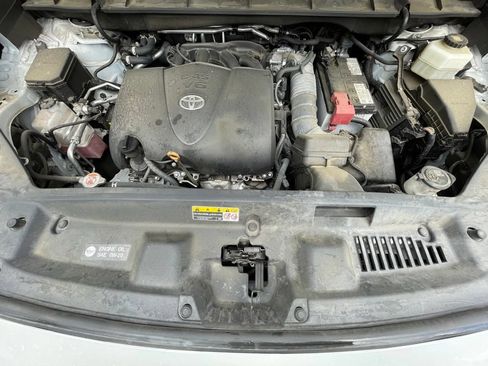 Used 2022 Toyota Highlander XLE AWD/4WD image 33