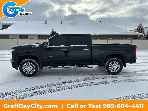 Used 2020 Chevrolet Silverado 2500 High Country w/ Technology Package image 2
