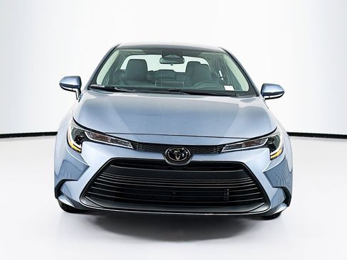 Used 2026 Toyota Corolla LE image 2