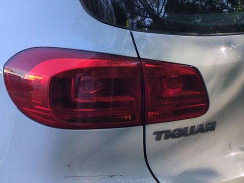 Used 2017 Volkswagen Tiguan S AWD/4WD image 8