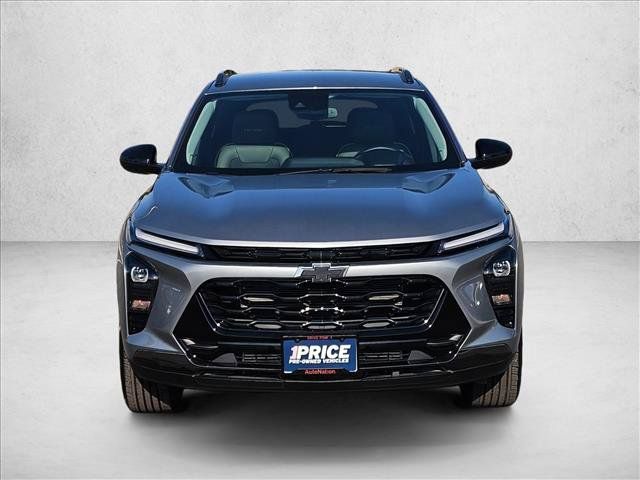 Used 2025 Chevrolet Trax ACTIV w/ Driver Confidence Package FWD image 2
