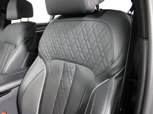 Used 2023 BMW 540i w/ Executive Package image 29